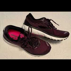 Brooks Women’s Ghost 12 Running Shoe